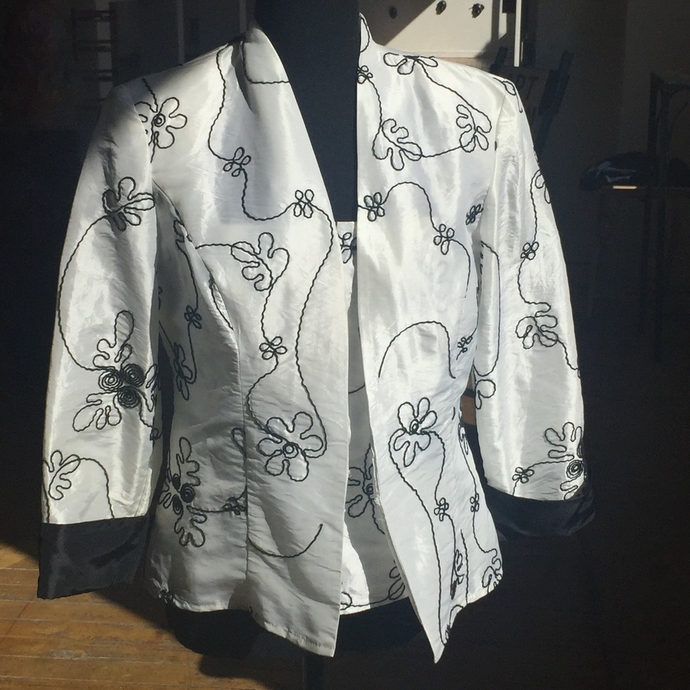 White Floral Embroidered Open-Front Women's Jacket